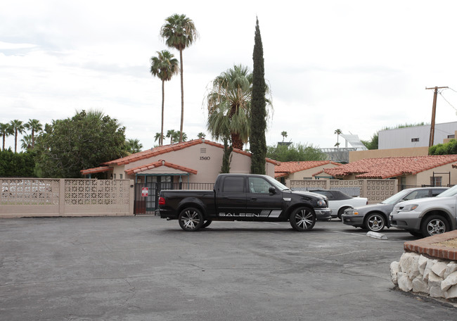 Desert Breeze Villas in Palm Springs, CA - Foto de edificio - Building Photo