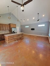 917 W Broussard Rd in Lafayette, LA - Building Photo - Building Photo