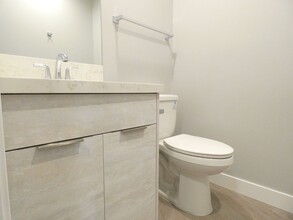 11671 Erwin St in Los Angeles, CA - Building Photo - Building Photo