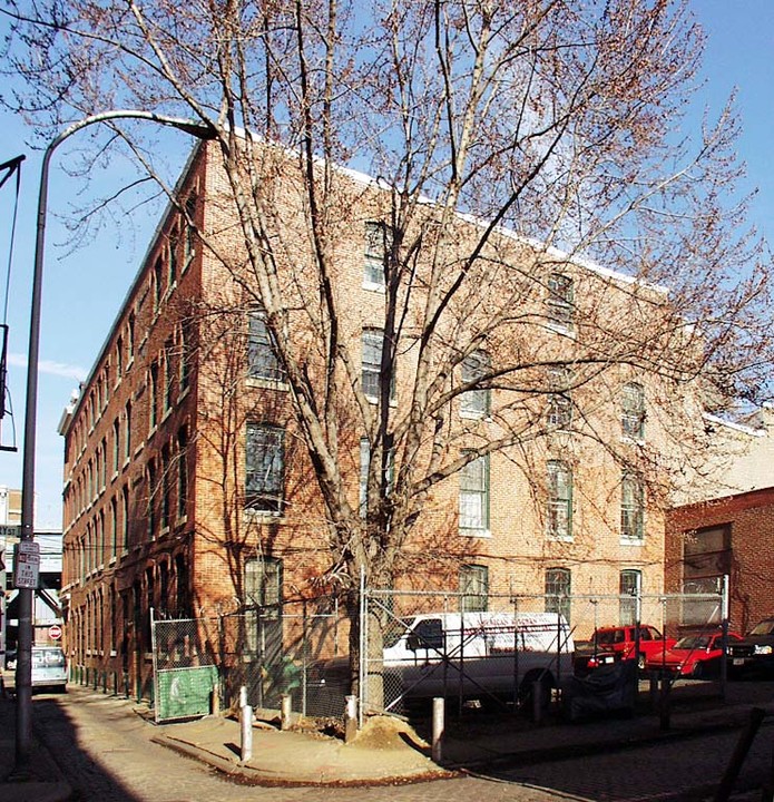 Pfeiffer House in Philadelphia, PA - Building Photo