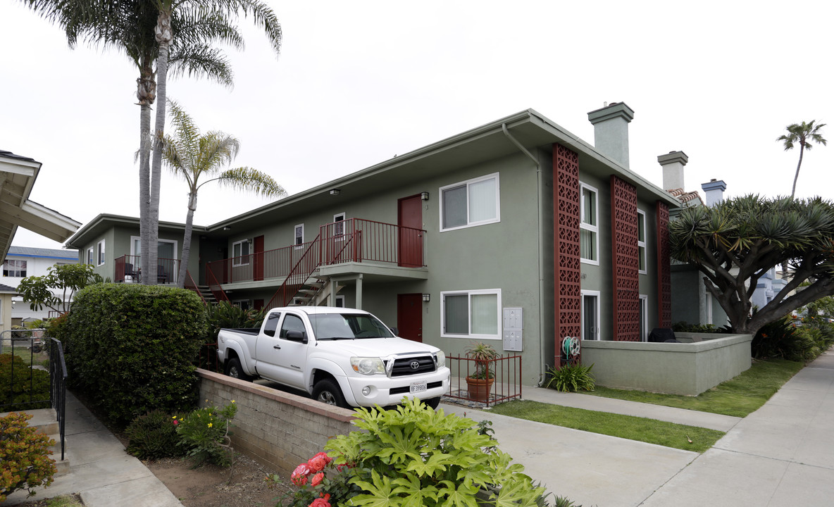 Garden Apartments in Oceanside, CA - Building Photo