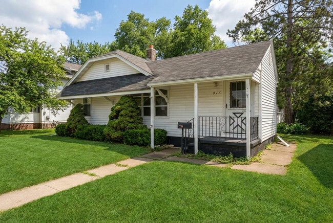 property at 917 N 18th St