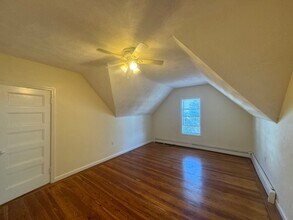 454 Broadway, Unit 3 in Somerville, MA - Foto de edificio - Building Photo