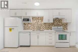 15 Arthur Ave N in Hamilton, ON - Building Photo