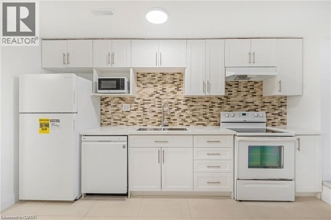 property at 15 Arthur Ave N