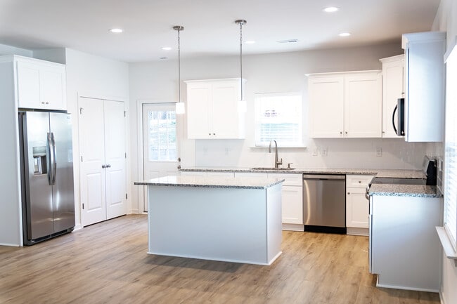 property at 1615 Martin Ave