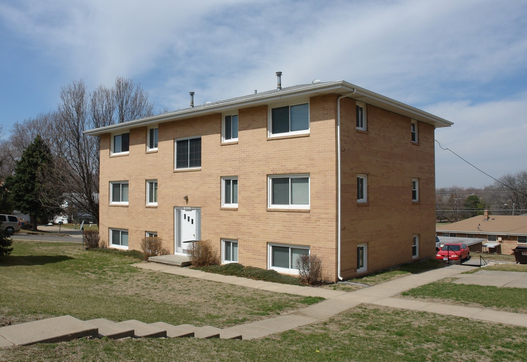 4680 Harrison St in Omaha, NE - Building Photo