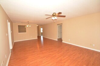 5544 Wild Horse Dr in Indianapolis, IN - Building Photo - Building Photo
