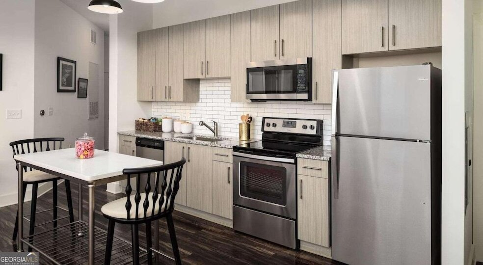 5193 Peachtree Blvd, Unit 1223 in Atlanta, GA - Building Photo