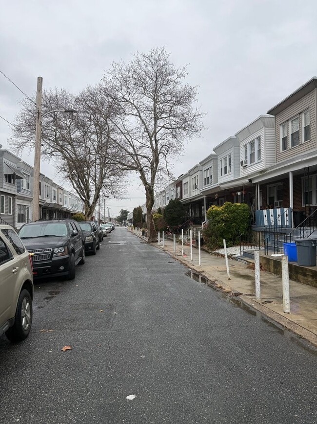 246 Linton St in Philadelphia, PA - Building Photo - Building Photo