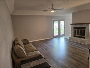 2101 McGuire St in Springdale, AR - Building Photo - Building Photo