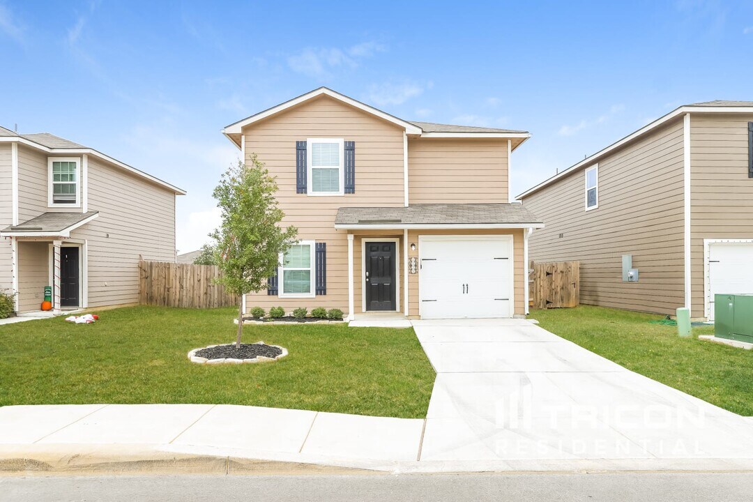 6534 Fledgely Way in San Antonio, TX - Building Photo