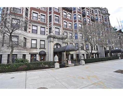 property at 464 Commonwealth Ave