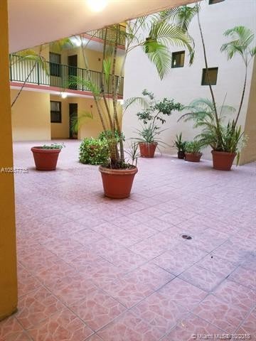 546 SW 1st St-Unit -204 in Miami, FL - Building Photo - Building Photo