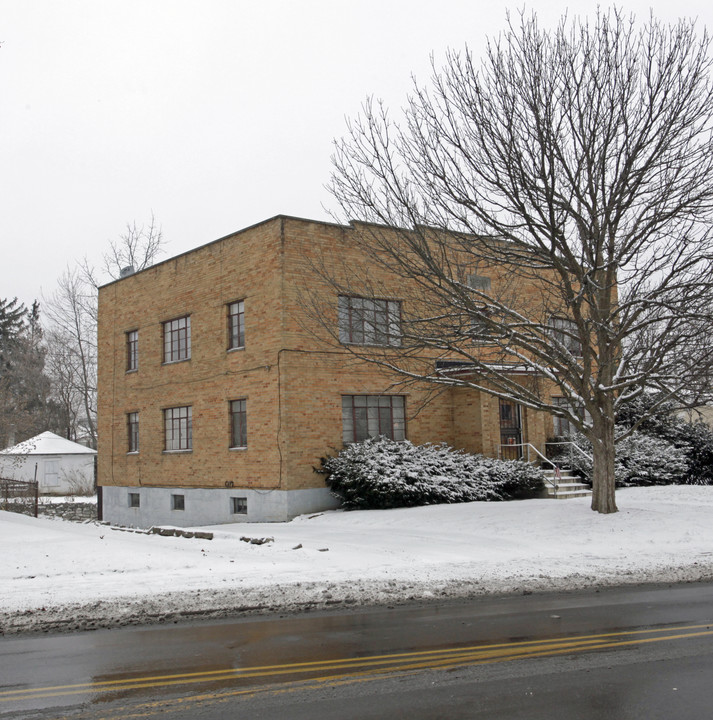 19 W Siebenthaler Ave in Dayton, OH - Foto de edificio