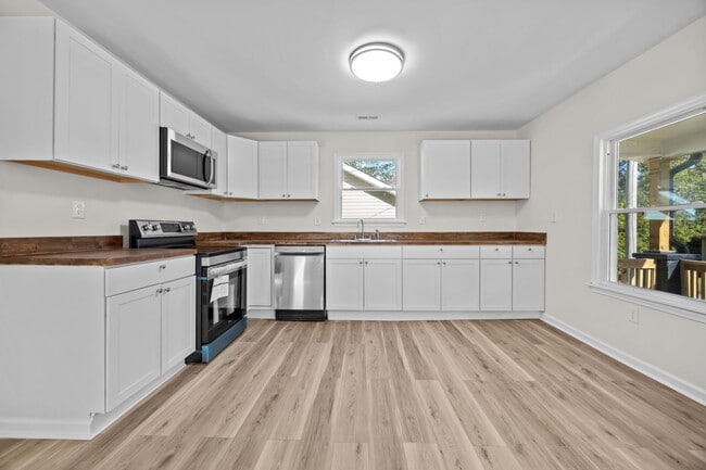 property at 1005 E Russell Ave
