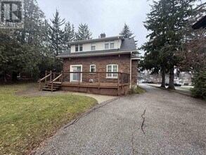 29 Bolton Ave in Newmarket, ON - Building Photo - Building Photo