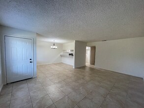 3412 Ashe Rd in Bakersfield, CA - Building Photo - Building Photo