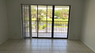 1105 Green Pine Blvd in West Palm Beach, FL - Building Photo - Building Photo