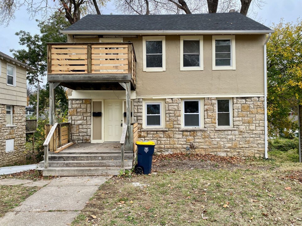 4309 The Paseo in Kansas City, MO - Foto de edificio