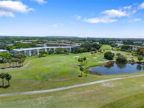 3004 Portofino Isle in Coconut Creek, FL - Foto de edificio - Building Photo