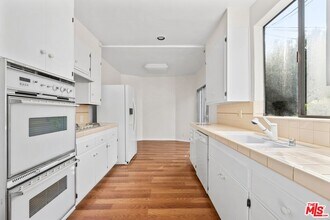 2941 Motor Ave in Los Angeles, CA - Building Photo - Building Photo