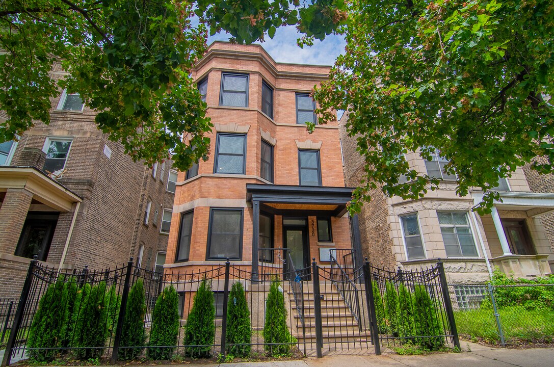 3720 N Racine Ave in Chicago, IL - Building Photo