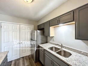 6123 Kensington Cir in Horn Lake, MS - Building Photo - Building Photo