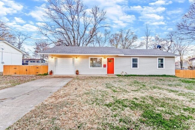 property at 904 SE 4th St