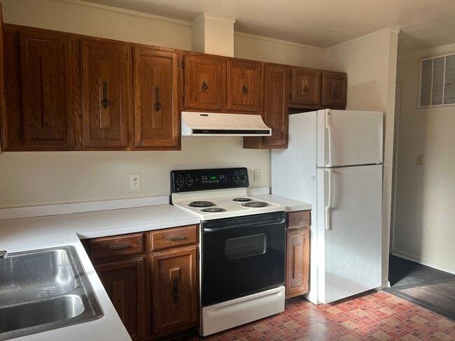 802 Yorktown Blvd in Locust Grove, VA - Building Photo - Building Photo