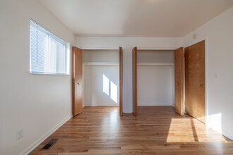 Colonial Manor in Warren, MI - Building Photo - Interior Photo