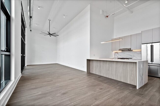 728 Waukegan Rd in Deerfield, IL - Building Photo - Building Photo