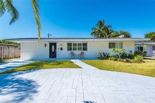 8871 NW 15th St in Pembroke Pines, FL - Building Photo