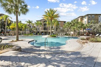 Lantower Brandon Crossroads in Tampa, FL - Building Photo - Building Photo