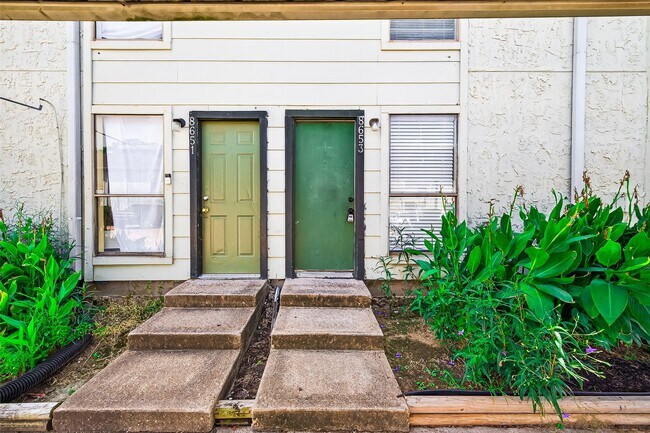 8653 Village of Fondren in Houston, TX - Building Photo - Building Photo