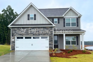 102 N Sina St in Troutman, NC - Building Photo