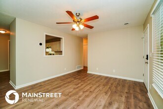 200 Crestview Dr in Johnstown, OH - Foto de edificio - Building Photo