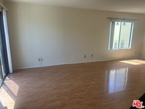 8515 Saturn St in Los Angeles, CA - Building Photo - Building Photo