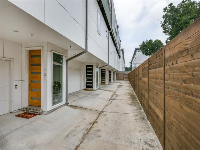 5711 Bryan Pkwy in Dallas, TX - Building Photo - Building Photo