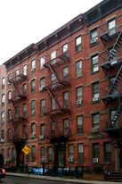 427 W 45th St in New York, NY - Building Photo
