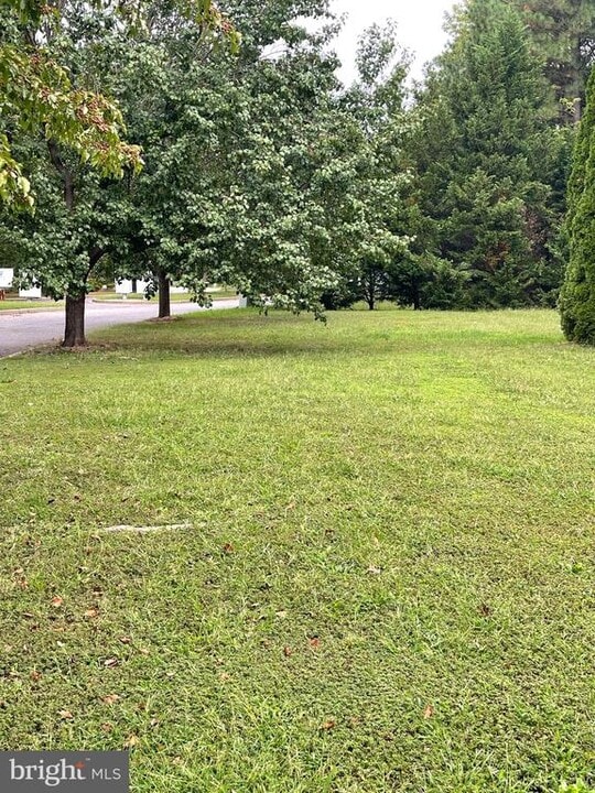 47960 Piney Orchard St in Lexington Park, MD - Building Photo