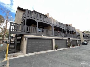 2883 Calle Del Oro in Las Vegas, NV - Building Photo - Building Photo