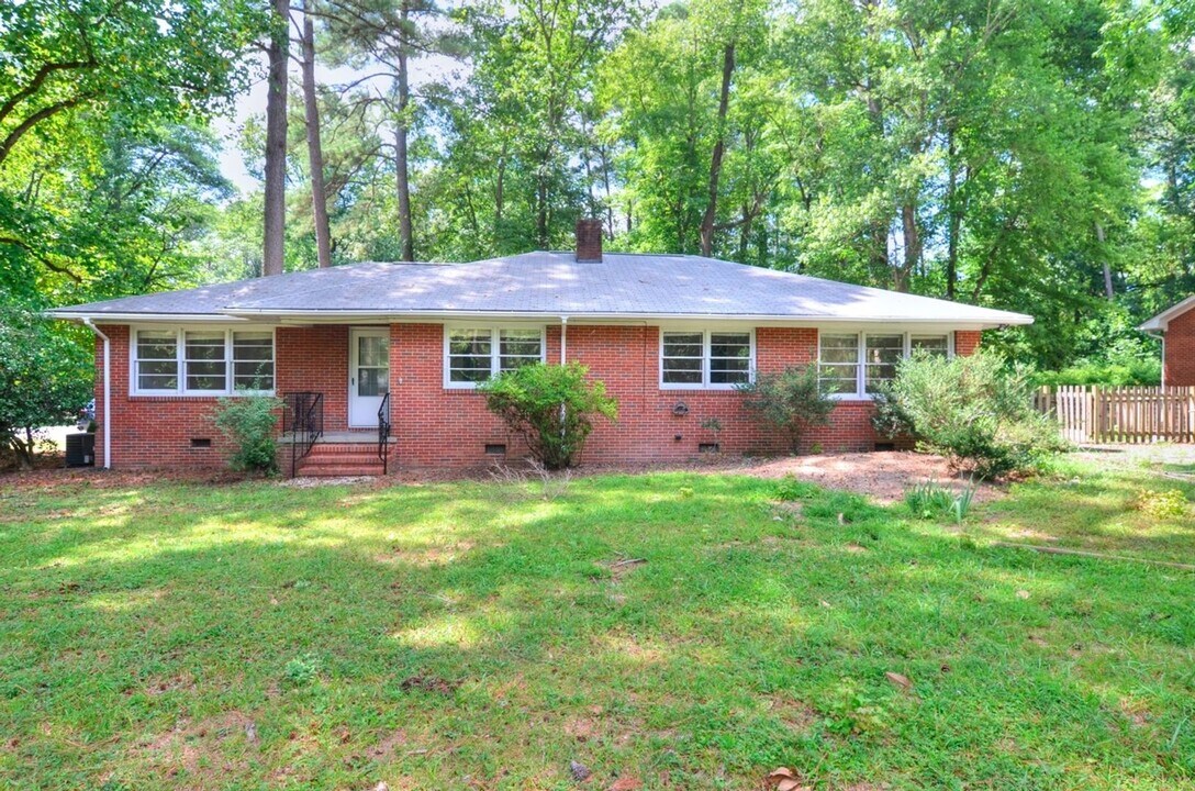 214 Simpson St in Carrboro, NC - Building Photo