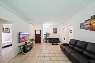 3016 Bloomsbury Dr in Kissimmee, FL - Building Photo - Building Photo