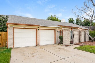12011 Pecan Meadow Dr in Houston, TX - Building Photo - Building Photo