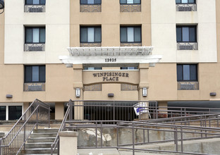 Winpisinger Place Senior Community in Cleveland, OH - Foto de edificio - Building Photo