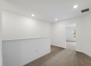 5199 Forum Blvd in Holiday, FL - Building Photo - Building Photo