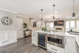 909 River Renaissance in East Rutherford, NJ - Building Photo - Building Photo