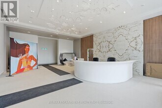 2075 Lakeshore Rd. in Burlington, ON - Building Photo - Building Photo