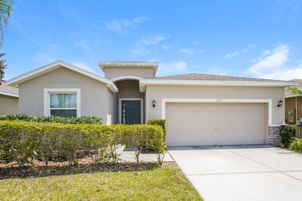 513 Corbett Bluff Dr in Ruskin, FL - Building Photo